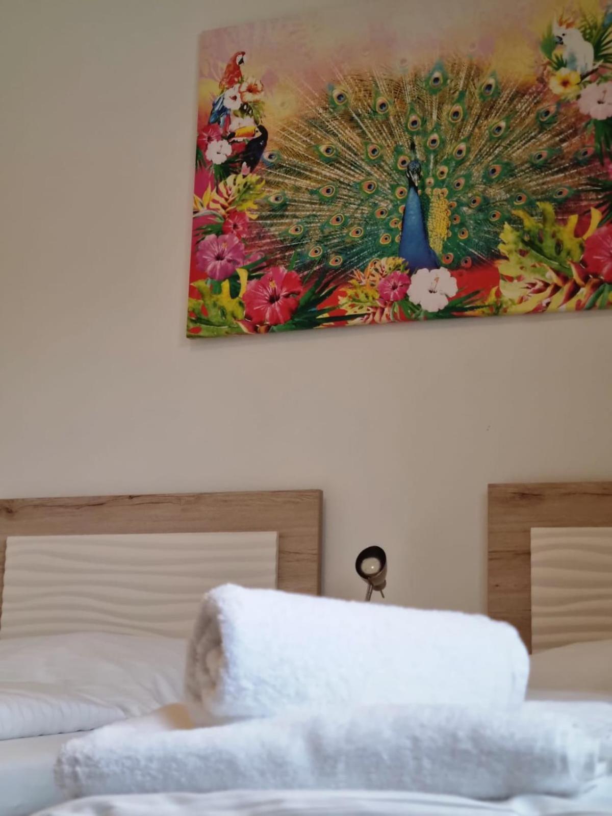 Josef Wolfik Strasse 10 Apartment Stockerau Zimmer foto