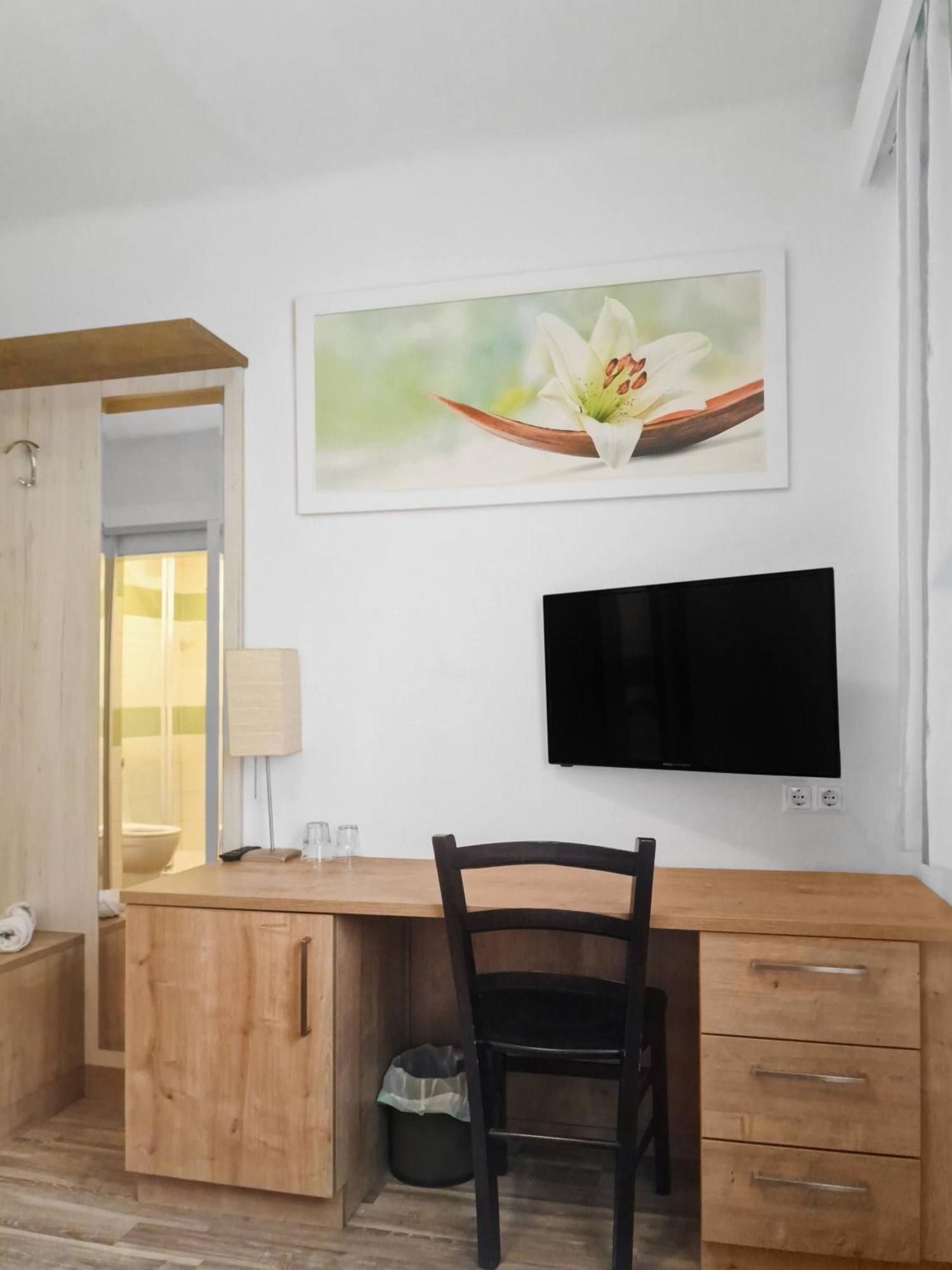 Josef Wolfik Strasse 10 Apartment Stockerau Zimmer foto