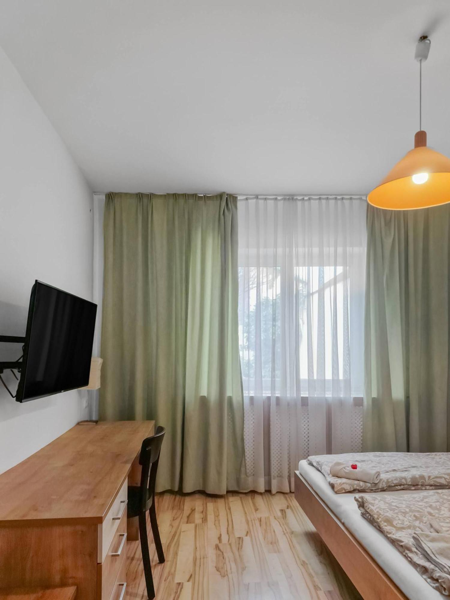 Josef Wolfik Strasse 10 Apartment Stockerau Zimmer foto