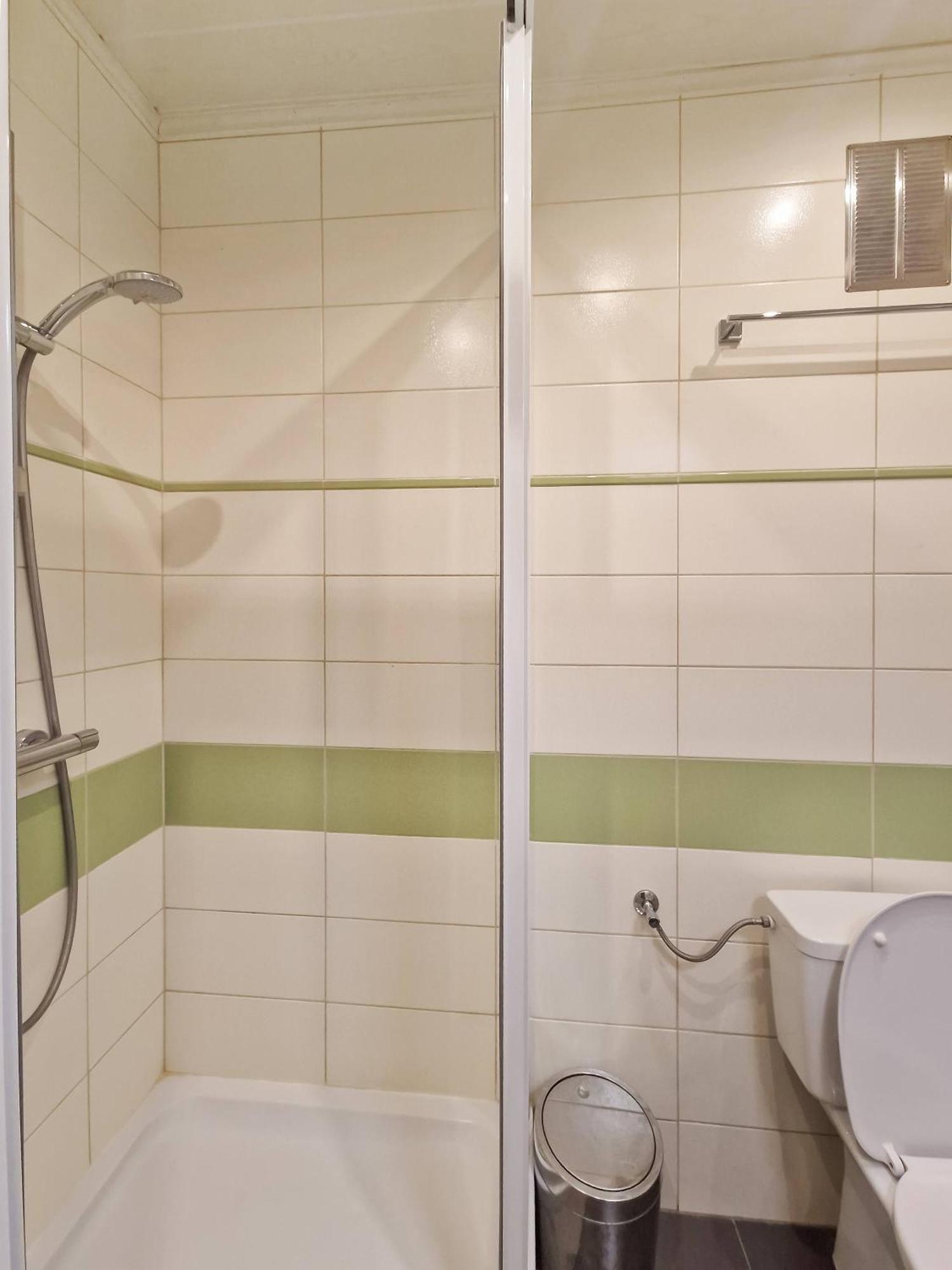 Josef Wolfik Strasse 10 Apartment Stockerau Zimmer foto