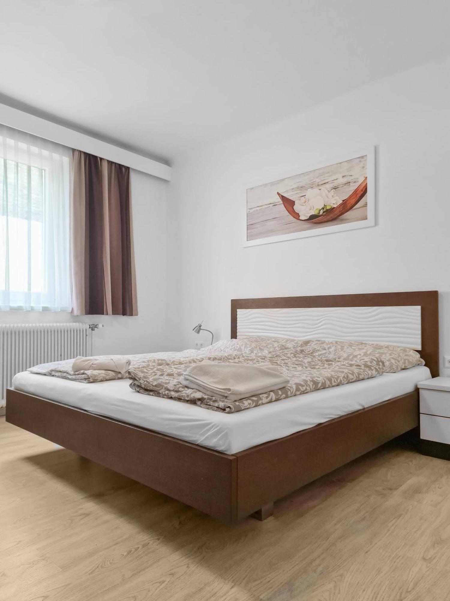 Josef Wolfik Strasse 10 Apartment Stockerau Zimmer foto